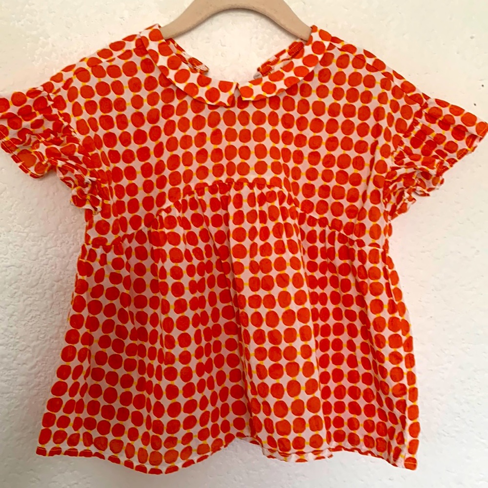 Flowy orange dot toddler shirt. 4/5 T